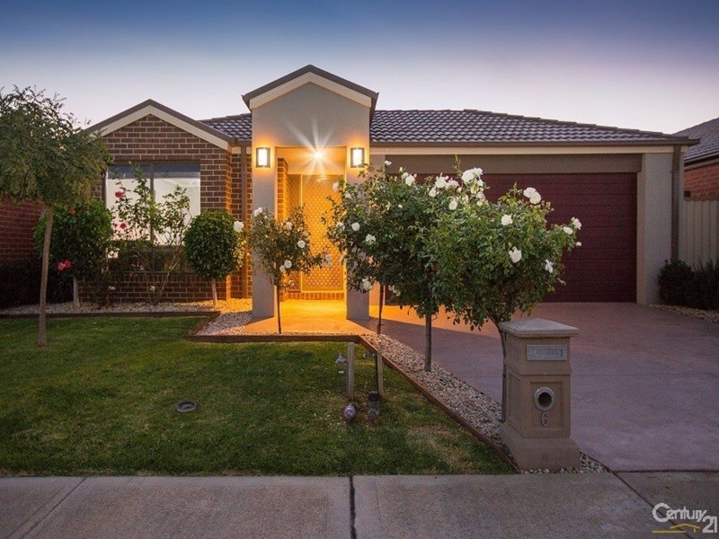 6 Bavaria Lane, Pakenham VIC 3810