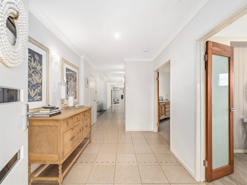 Photo - 6 Baybreeze Crescent, Murrumba Downs QLD 4503 - Image 2
