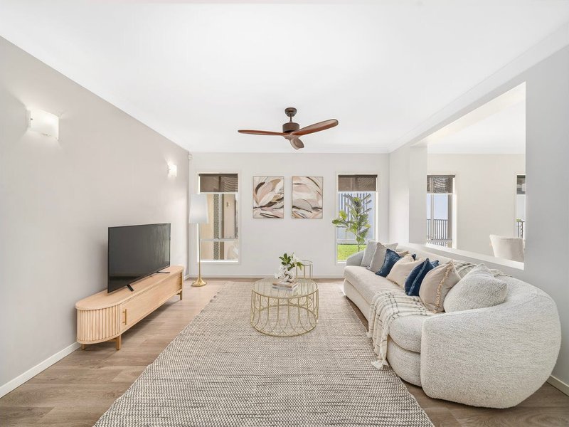 Photo - 6 Baybreeze Crescent, Murrumba Downs QLD 4503 - Image 3