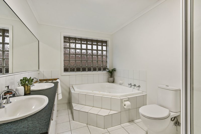 Photo - 6 Beard Court, Heathmont VIC 3135 - Image 5