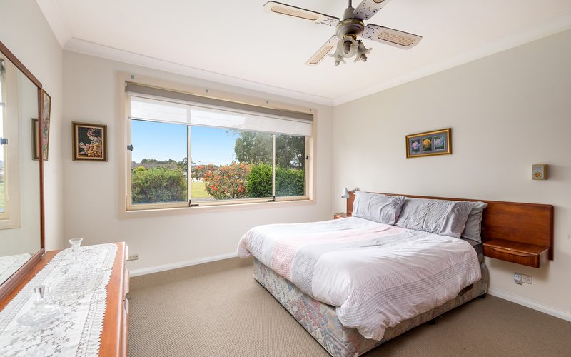 Photo - 6 Beatham Place, Milperra NSW 2214 - Image 6