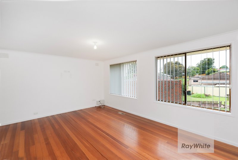 Photo - 6 Bede Court, Gladstone Park VIC 3043 - Image 3