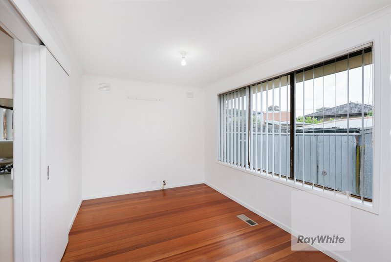 Photo - 6 Bede Court, Gladstone Park VIC 3043 - Image 4