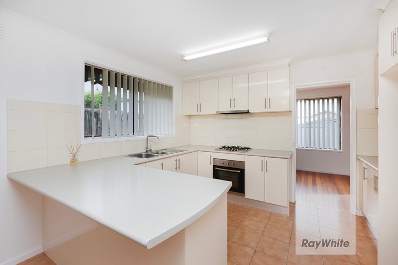 Photo - 6 Bede Court, Gladstone Park VIC 3043 - Image 5