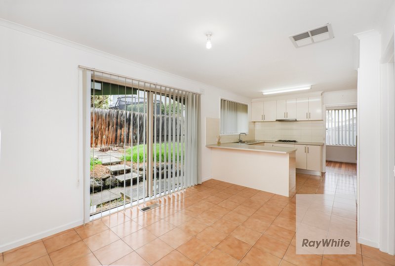 Photo - 6 Bede Court, Gladstone Park VIC 3043 - Image 7