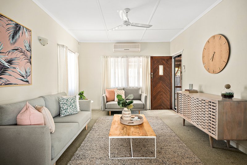 Photo - 6 Beechcroft Street, Coopers Plains QLD 4108 - Image 2