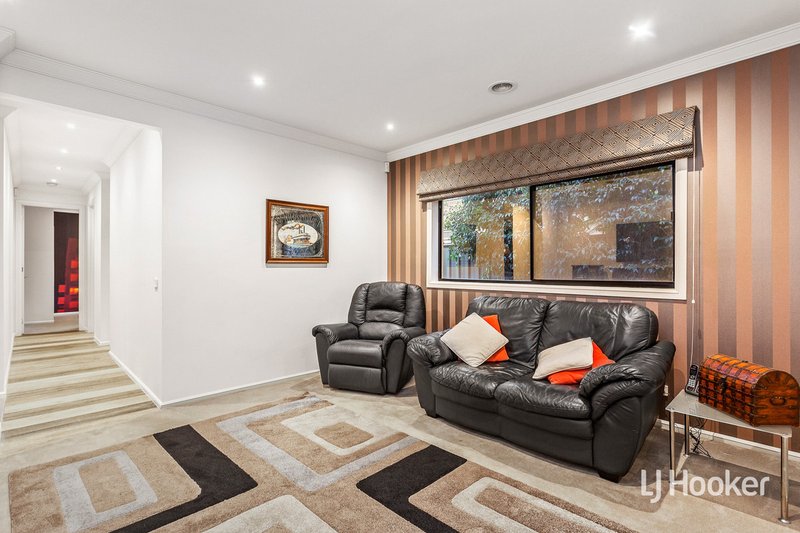 Photo - 6 Bell Crescent, Point Cook VIC 3030 - Image 10