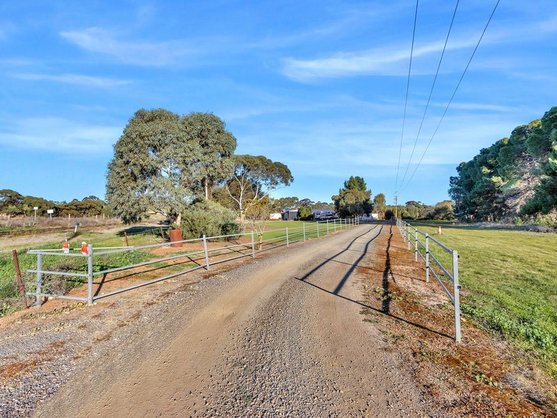 Photo - 6 Bell Road, Hamley Bridge SA 5401 - Image 9