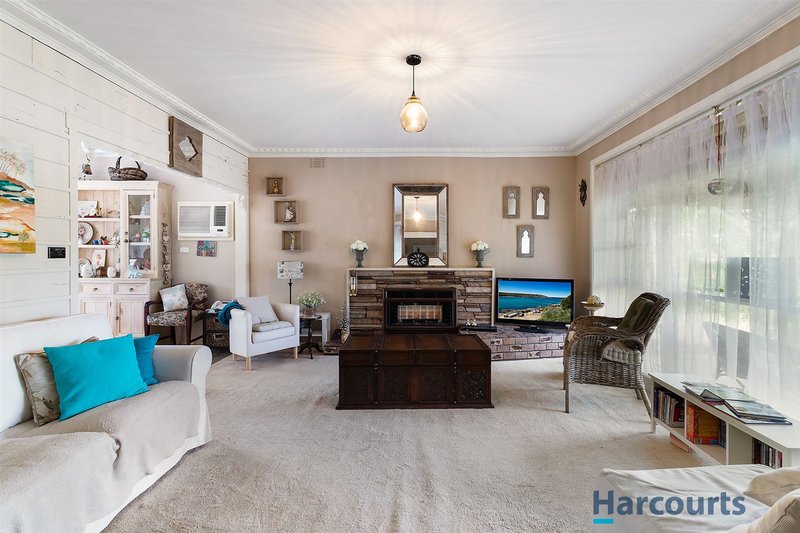 Photo - 6 Belmont Road, Glen Waverley VIC 3150 - Image 4