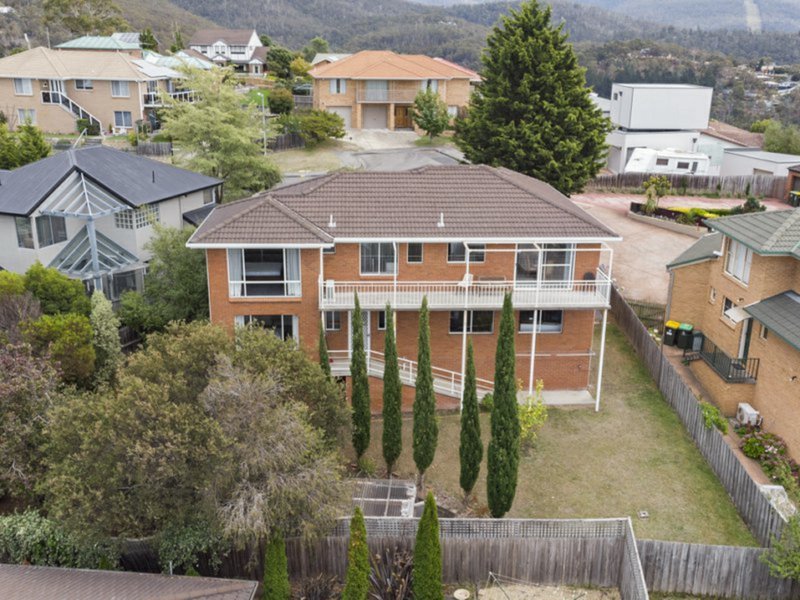 Photo - 6 Benjamin Court, Lenah Valley TAS 7008 - Image 2