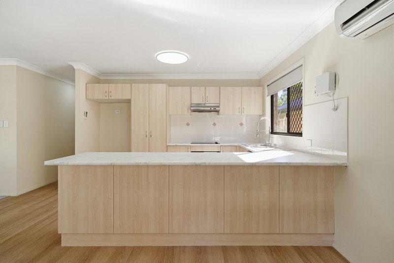 Photo - 6 Berkshire Place, Springfield Lakes QLD 4300 - Image 7