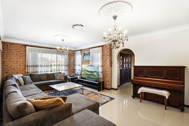 Photo - 6 Bernadette Place, Fairfield NSW 2165 - Image 2