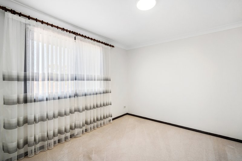 Photo - 6 Bernadette Place, Fairfield NSW 2165 - Image 7