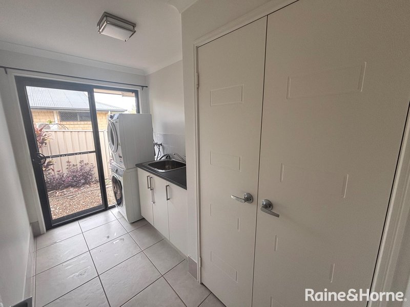 Photo - 6 Bernard Crescent, Kingaroy QLD 4610 - Image 15