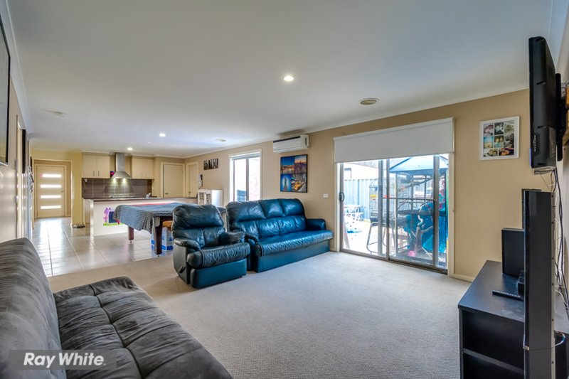 Photo - 6 Berowa St , Tarneit VIC 3029 - Image 8