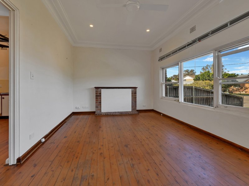 Photo - 6 Berry Avenue, North Narrabeen NSW 2101 - Image 4