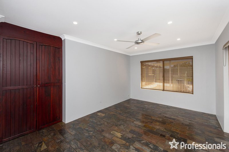 Photo - 6 Biloxie Place, Warnbro WA 6169 - Image 11