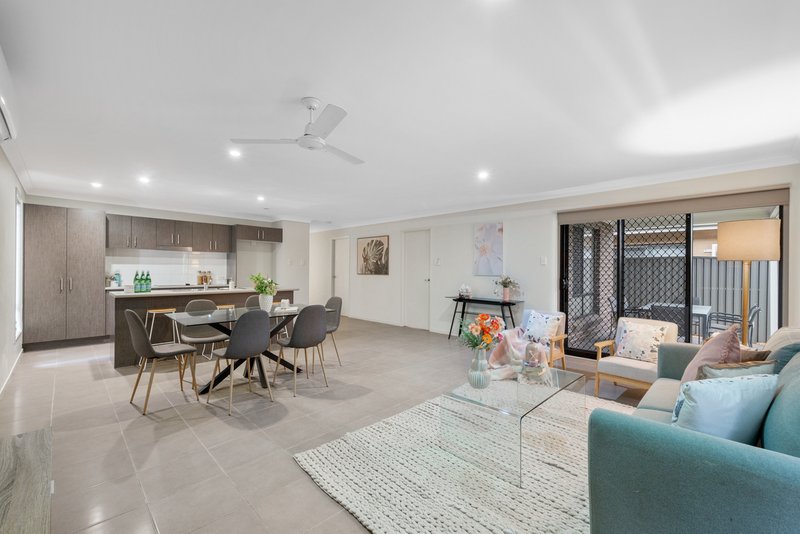 Photo - 6 Binyang Avenue, Glenmore Park NSW 2745 - Image 2