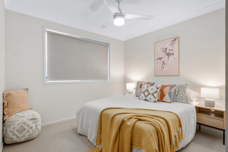 Photo - 6 Binyang Avenue, Glenmore Park NSW 2745 - Image 9