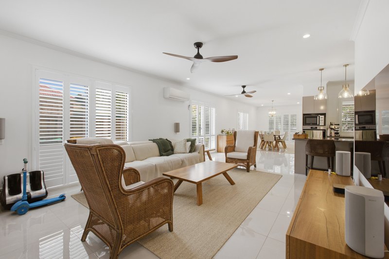 Photo - 6 Birkenhead Crescent, Forest Lake QLD 4078 - Image 4