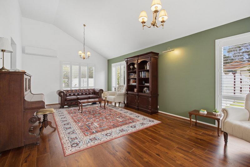 Photo - 6 Birkenhead Crescent, Forest Lake QLD 4078 - Image 9