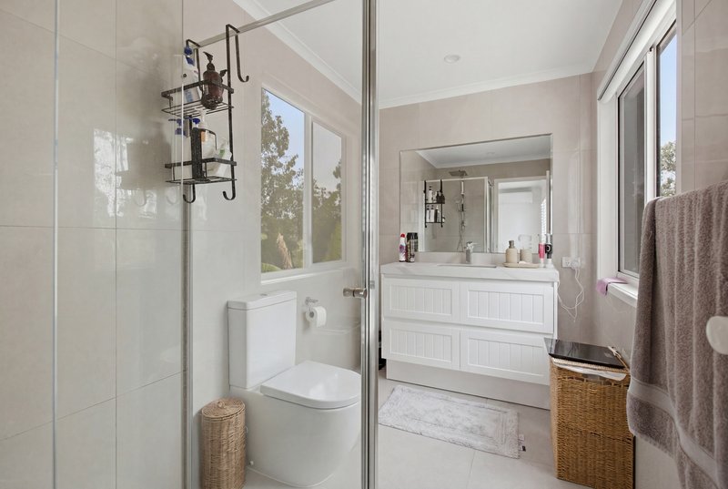 Photo - 6 Birkenhead Crescent, Forest Lake QLD 4078 - Image 11