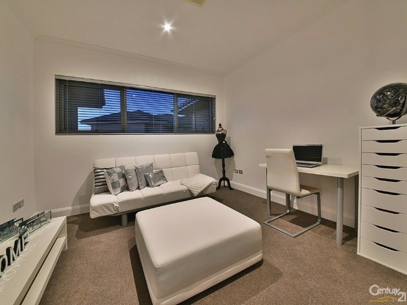 Photo - 6 Birkenhead Ridge, Mindarie WA 6030 - Image 21