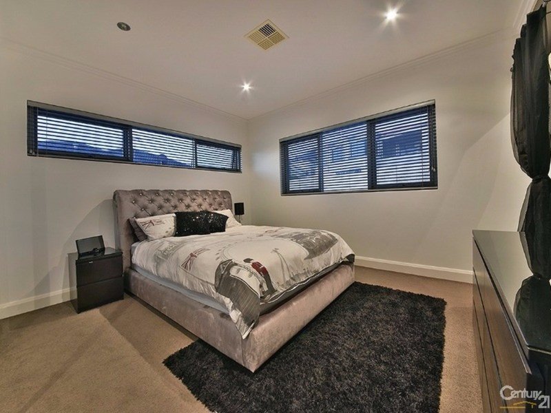 Photo - 6 Birkenhead Ridge, Mindarie WA 6030 - Image 26