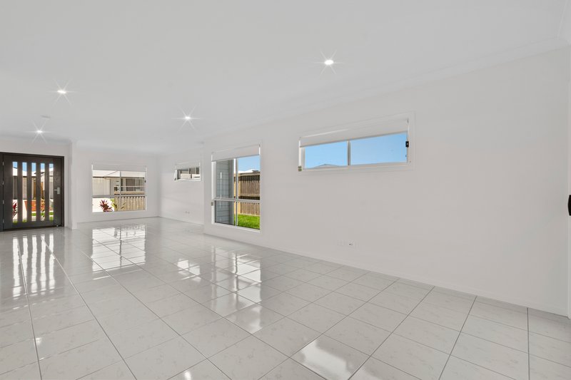 Photo - 6 Blackwood Street, Redland Bay QLD 4165 - Image 6