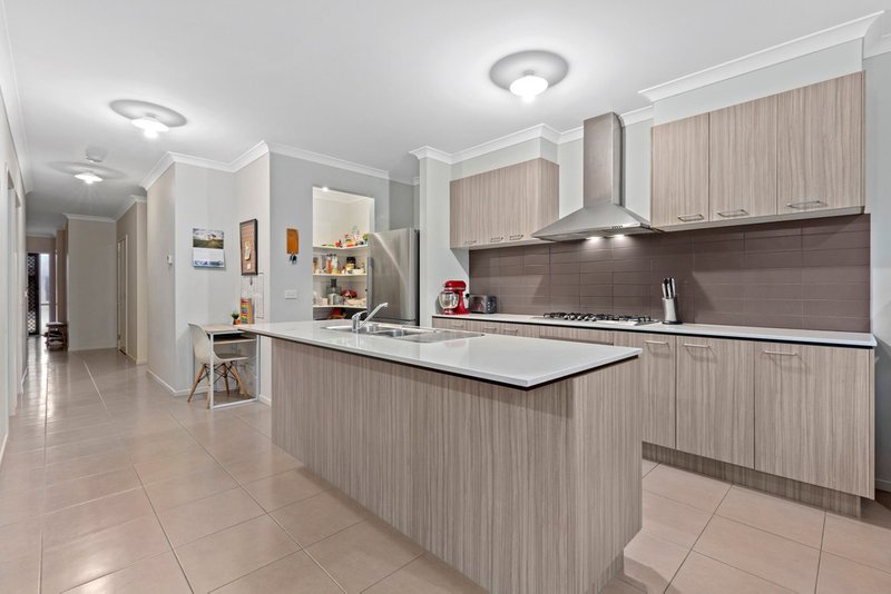 Photo - 6 Blaimore Way, Mernda VIC 3754 - Image 2