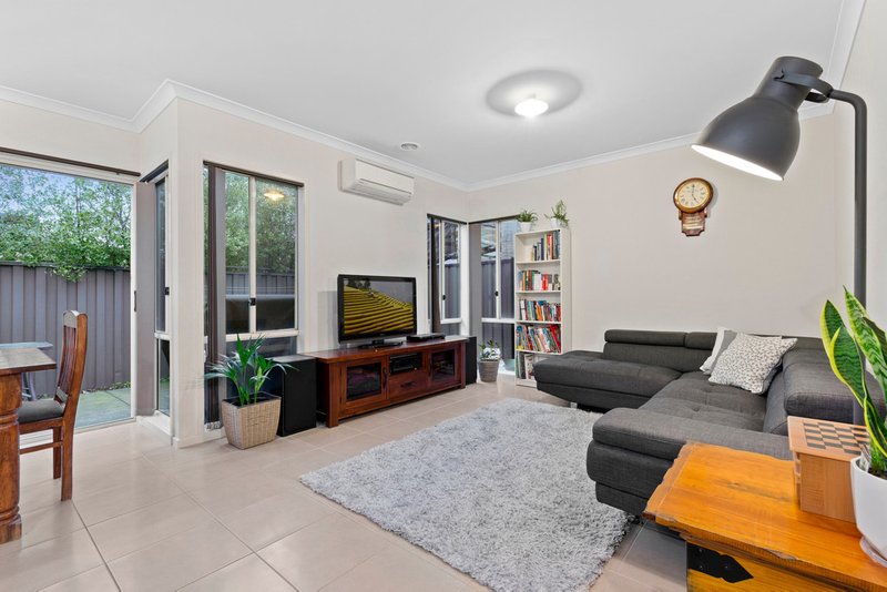 Photo - 6 Blaimore Way, Mernda VIC 3754 - Image 4