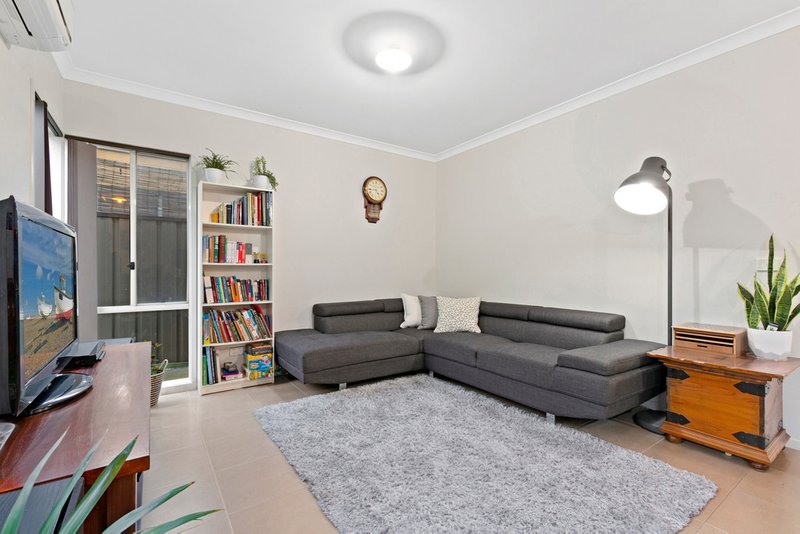 Photo - 6 Blaimore Way, Mernda VIC 3754 - Image 5