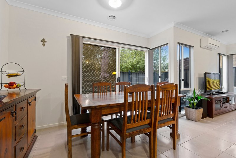 Photo - 6 Blaimore Way, Mernda VIC 3754 - Image 6