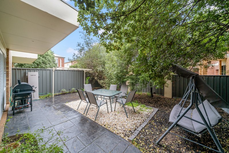 Photo - 6 Blakeville Drive, Caroline Springs VIC 3023 - Image 16