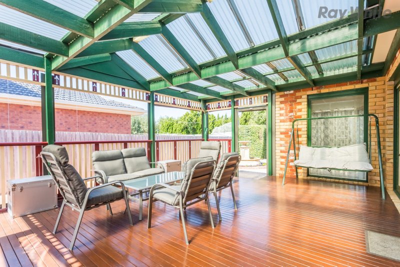 Photo - 6 Blaxland Place, Taylors Lakes VIC 3038 - Image 8