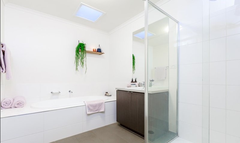 Photo - 6 Bloom Avenue, Wantirna South VIC 3152 - Image 4