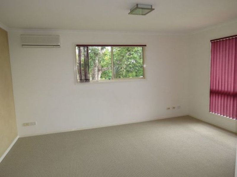 Photo - 6 Bluegum Court, Little Mountain QLD 4551 - Image 5