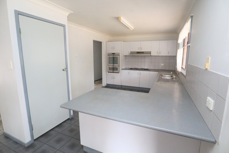 Photo - 6 Bond Court, Kensington Grove QLD 4341 - Image 3