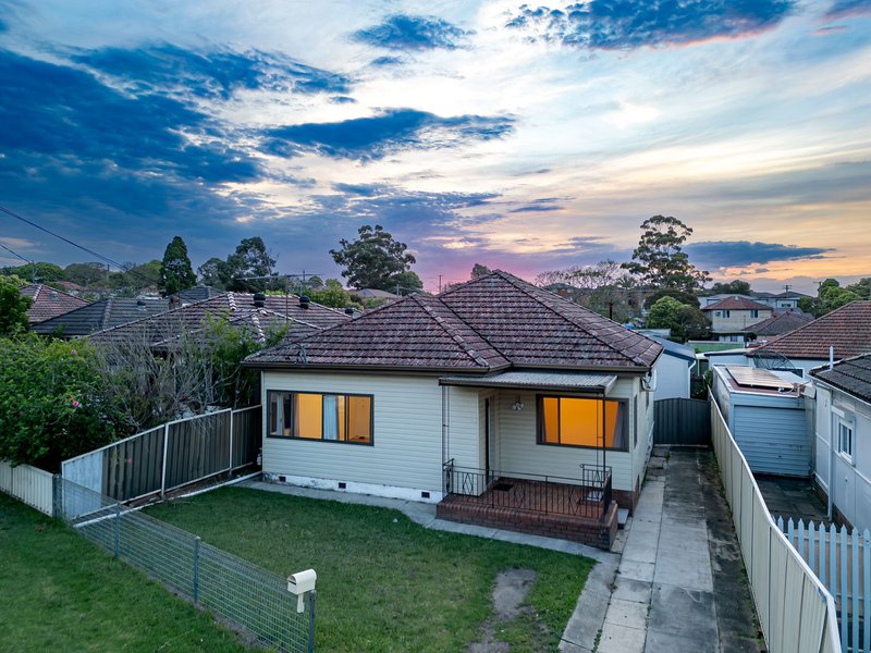 6 Bonds Road, Riverwood NSW 2210