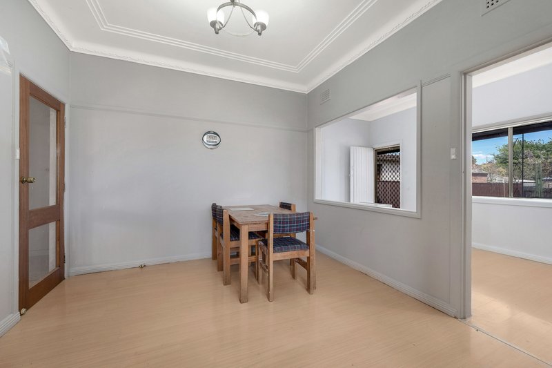 Photo - 6 Bonds Road, Riverwood NSW 2210 - Image 6