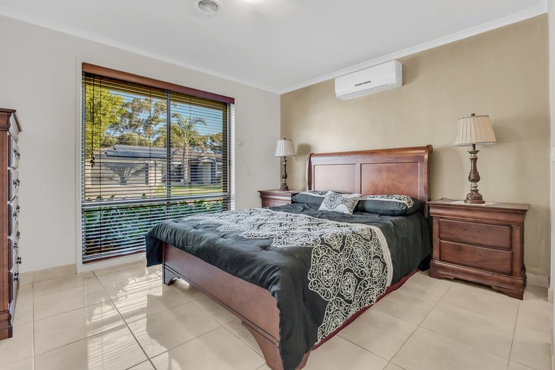 Photo - 6 Bonney Place, Roxburgh Park VIC 3064 - Image 11