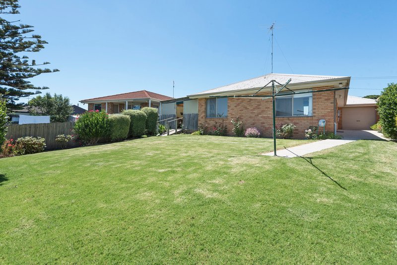 Photo - 6 Boolarra Avenue, Clifton Springs VIC 3222 - Image 12