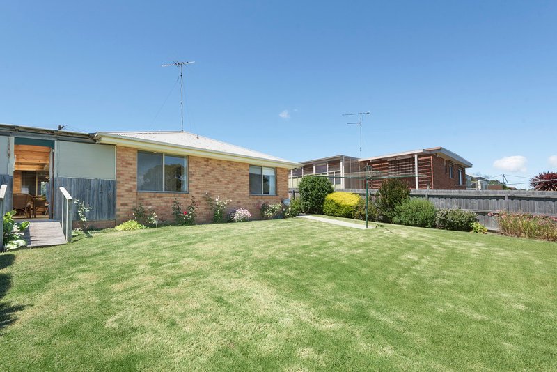 Photo - 6 Boolarra Avenue, Clifton Springs VIC 3222 - Image 13