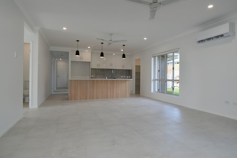 Photo - 6 Boondooma Court, Boyne Island QLD 4680 - Image 7