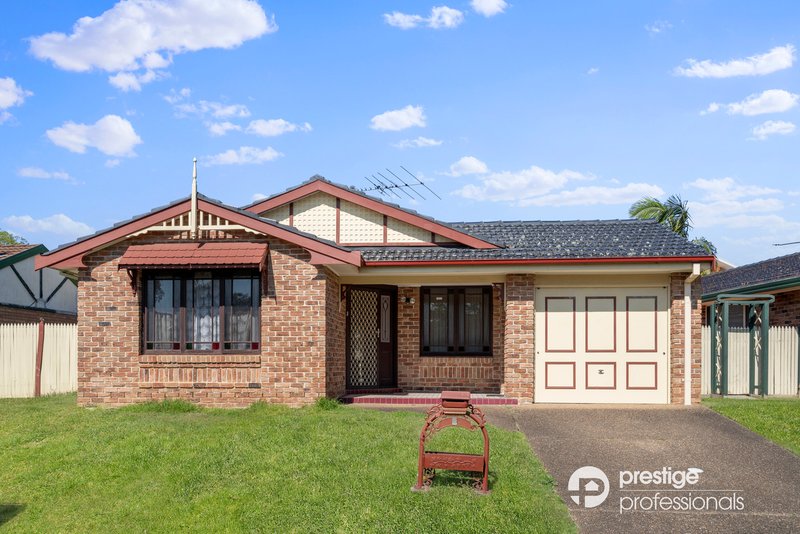 6 Booree Court, Wattle Grove NSW 2173