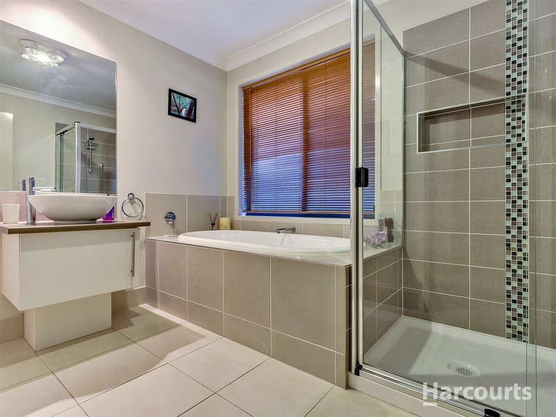 Photo - 6 Booyong Place, Bridgeman Downs QLD 4035 - Image 7