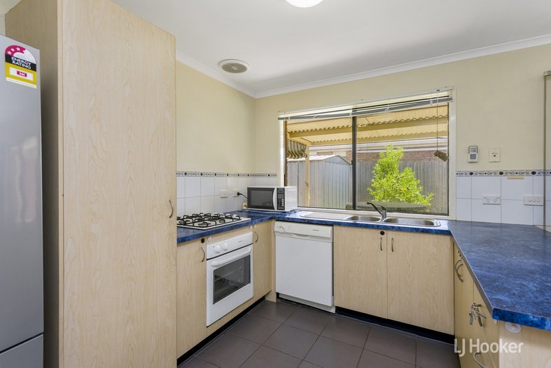 Photo - 6 Bordeaux Drive, Hoppers Crossing VIC 3029 - Image 3