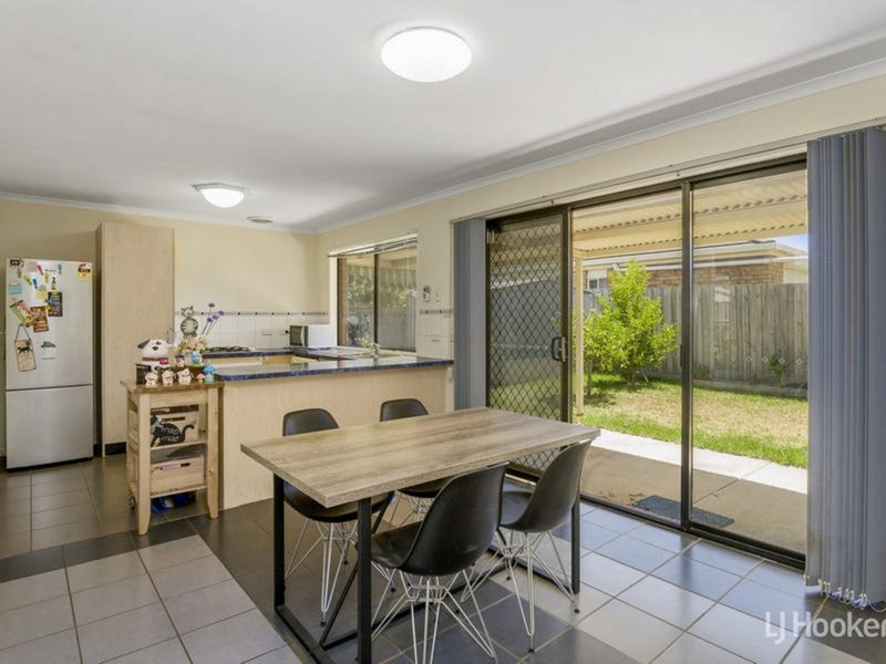 Photo - 6 Bordeaux Drive, Hoppers Crossing VIC 3029 - Image 4