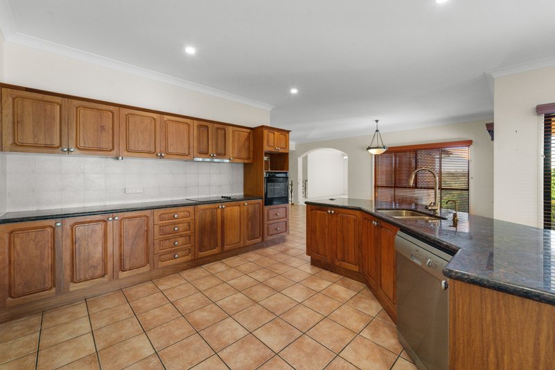 Photo - 6 Borumba Court, Albany Creek QLD 4035 - Image 16