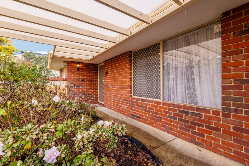 Photo - 6 Bovell Gardens, Leeming WA 6149 - Image 19